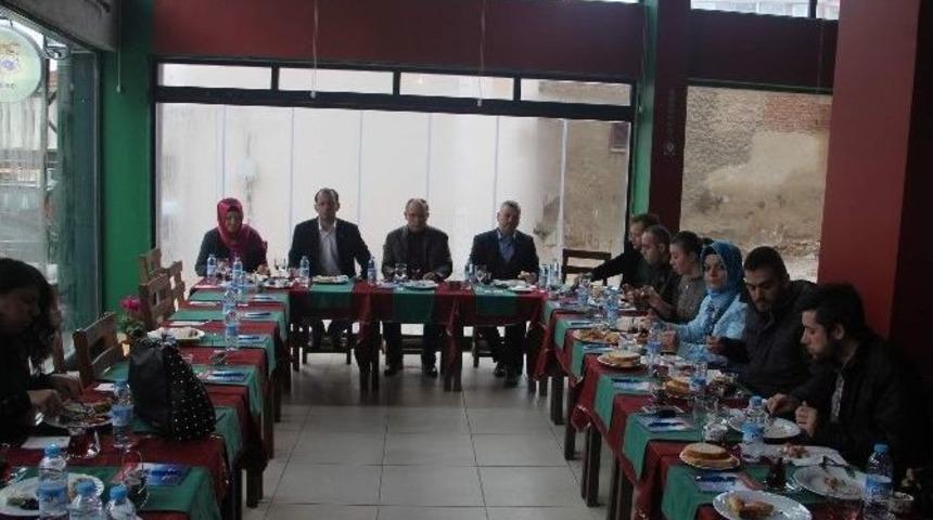 Eğitim Bir-sen, &Ccedil;alışan Gazeteciler G&uuml;n&uuml;&rsquo;n&uuml; Kutladı