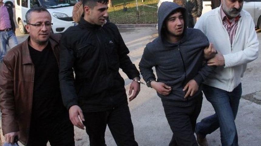 Arkadaşları &Ouml;ld&uuml;r&uuml;len Hırsız Zanlıları Adliyeye Sevk Edildi