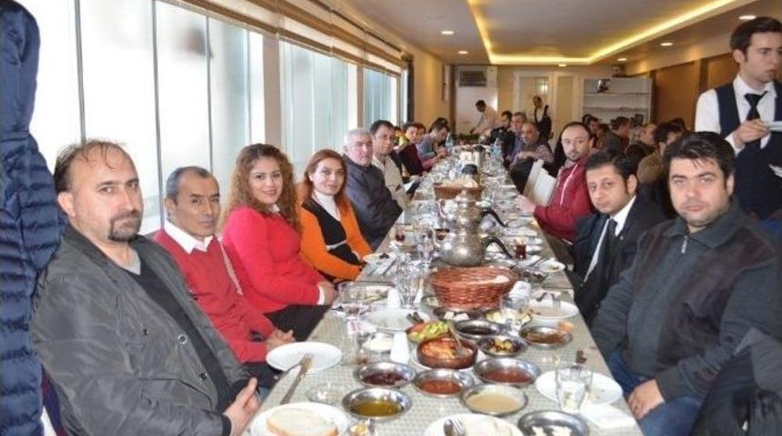 &Ccedil;orumlu Gazeteciler Kahvaltıda Buluştu