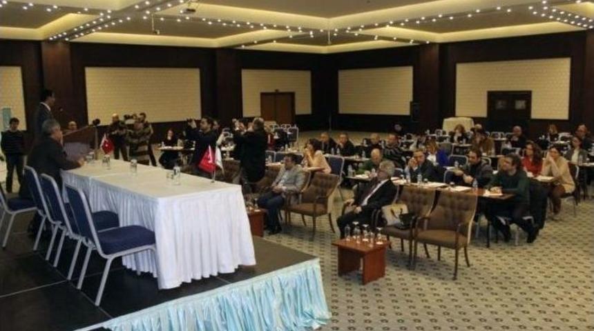 Doktorlar Kronik B&ouml;brek Yetmezliğini Tartıştı