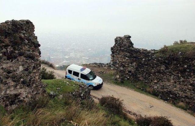 Manisa&rsquo;da Uzun Namlulu Silah Bulundu 1