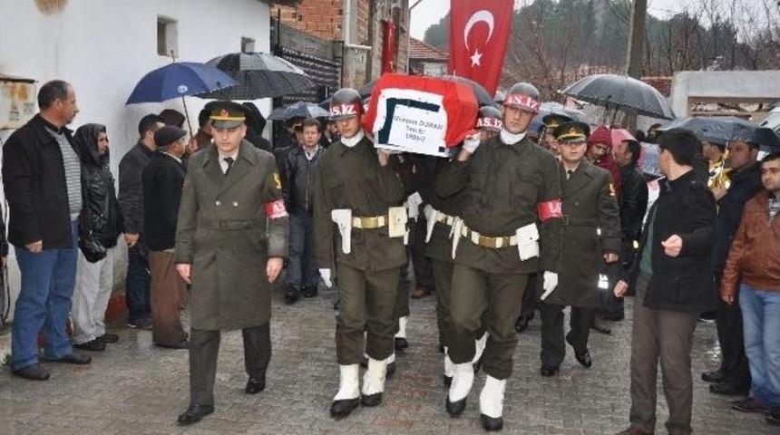 Şehit Er Mustafa Duran Dualarla Toprağa Verildi