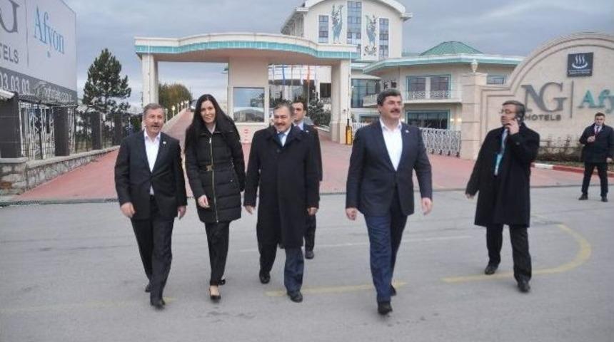 Bakan Eroğlu Basın Mensuplarını Ziyaret Etti