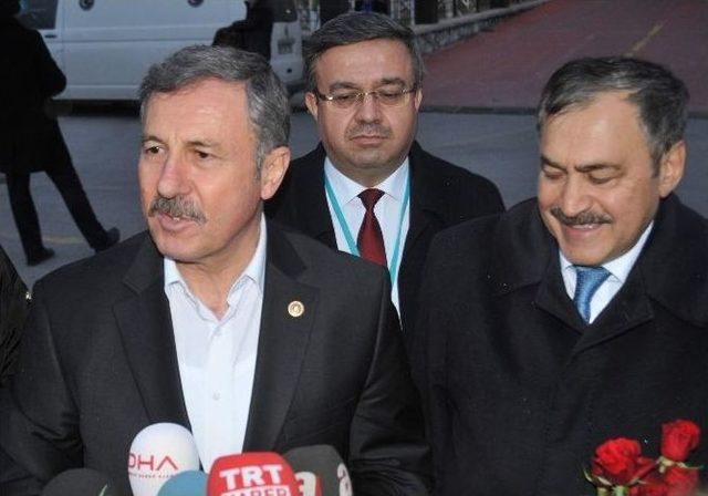 Bakan Eroğlu Basın Mensuplarını Ziyaret Etti