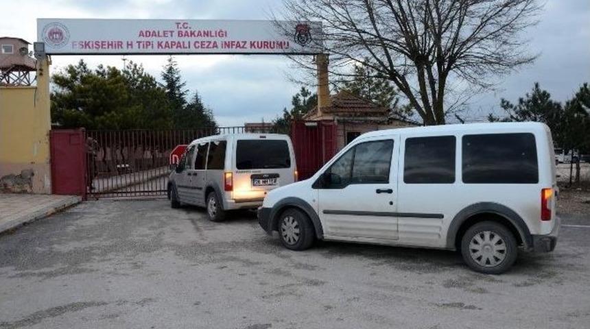 Yaşı 13, Su&ccedil; Dosyası Sayısı 60