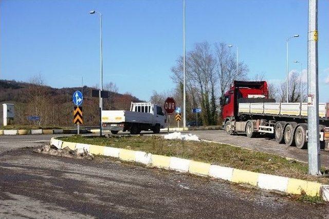 Akçemescit Köyü Sakinlerinden Yol Tepkisi