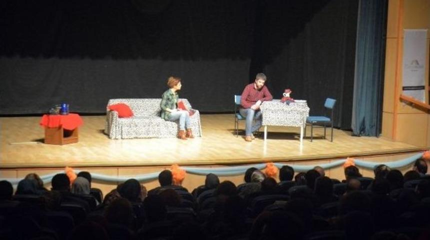 Dizi Yıldızları Tatvan&rsquo;da Sahne Aldı