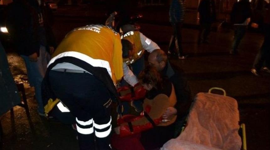 İki Kişinin Yaralandığı Trafik Kazasında Şof&ouml;r Muamması Yaşandı