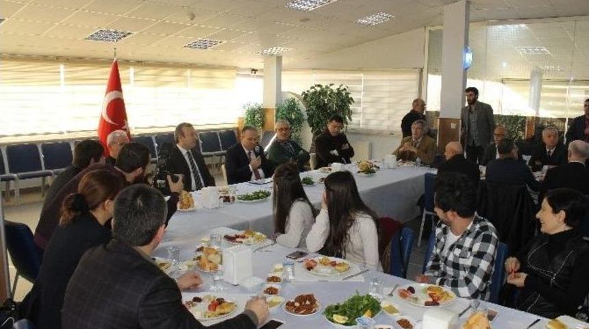 Vali Fidan&rsquo;dan Gazetecilere Jest