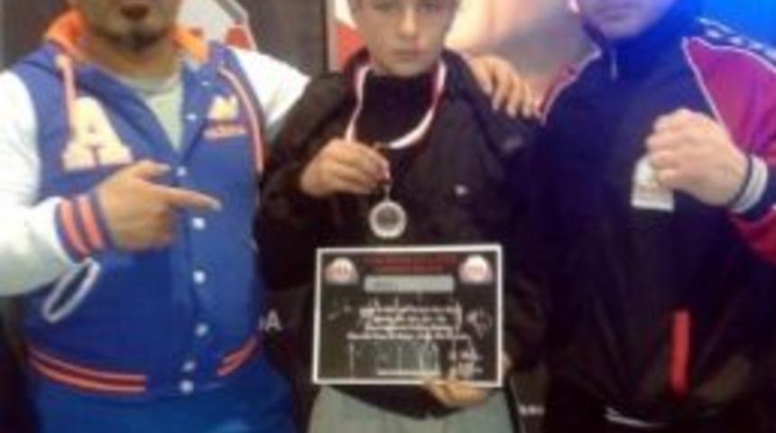 Kululu Sporcudan B&uuml;y&uuml;k Başarı