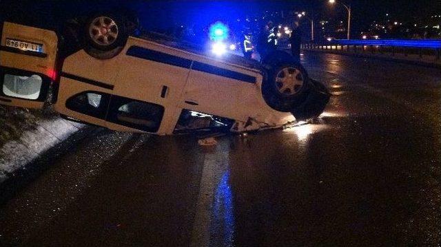 Takla Atan Araçtan Hafif Sıyrıklarla Kurtuldu