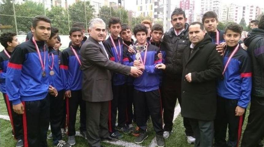 Okullararası Yıldız Erkekler Futbol M&uuml;sabakaları Tamamlandı