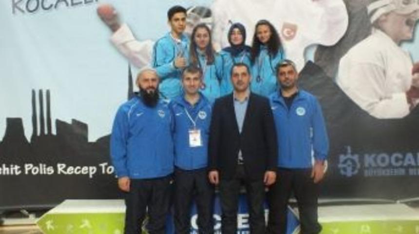 Kocaeli Büyükşehir Kağıtspor 2016 Yılına Hızlı Başladı
