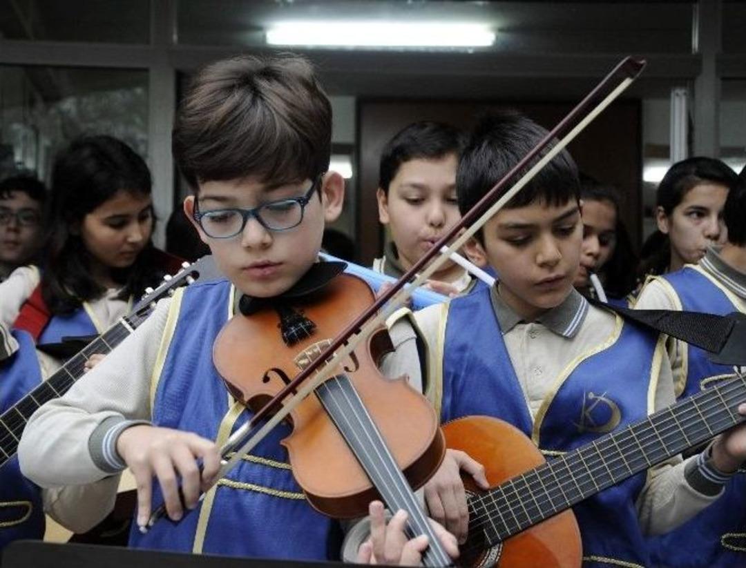 T&uuml;rkiye&rsquo;nin İlk Devlet Okulu Orkestrası