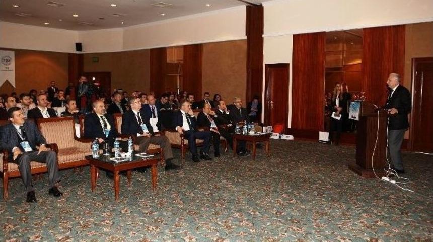 Atat&uuml;rk &Uuml;niversitesi&rsquo;nde Manyetik Rezonans-pozitron Emisyon Tomografisi Sempozyumu