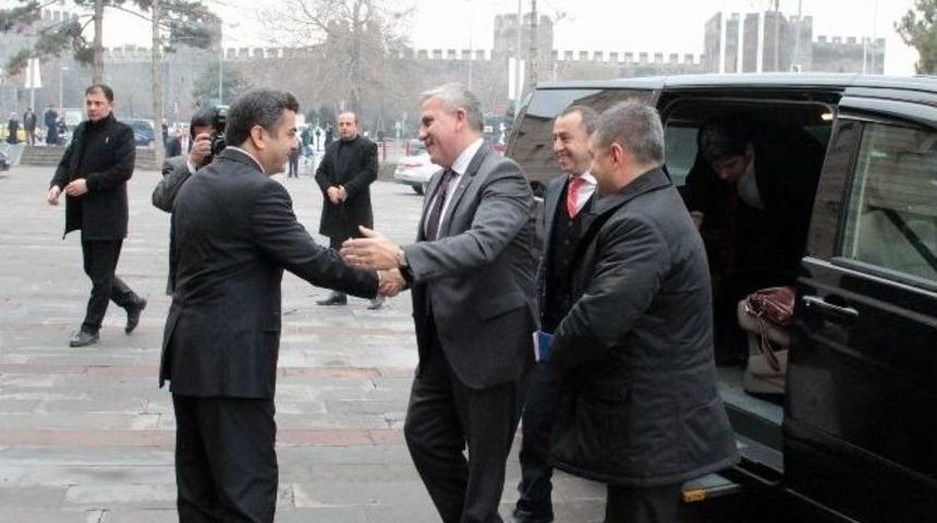 Osmanlı İmparatoru Kanuni Sultan S&uuml;leyman&rsquo;ın Macaristan&rsquo;daki İ&ccedil; Orgalarının Defnedildiği T&uuml;rbe Ortaya &Ccedil;ıkıyor