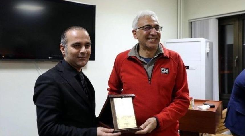 &Uuml;nl&uuml; Fotoğraf Sanat&ccedil;ısından Gazetecilere Seminer