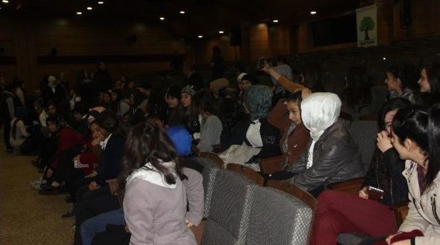 Gen&ccedil;lere Madde Bağımlılığı Tiyatro G&ouml;sterisi İle Anlatıldı