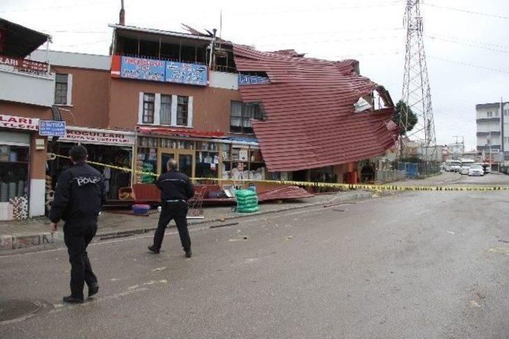 Samsun’da Binanın Çatısı 70 Metre Uçtu G3