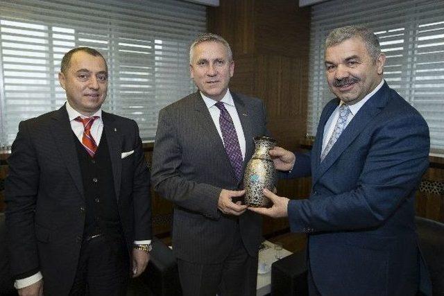 Macar B&uuml;y&uuml;kel&ccedil;i&rsquo;den Samimi Ziyaret 1