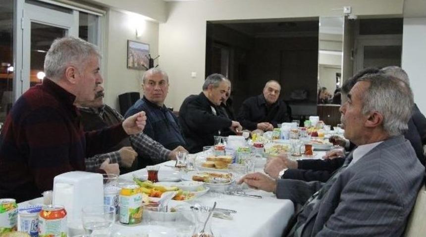 Belediye Başkanı Memiş, Muhtarlarla Toplantılarını S&uuml;rd&uuml;r&uuml;yor