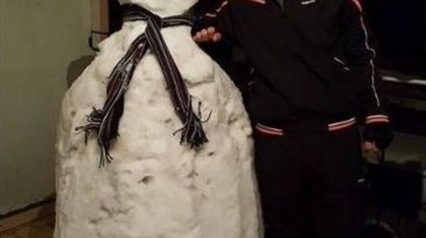 Hareketli Kardan Adamla Eğlenceli Vakit