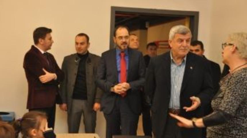 Başkan Ayaz, Başiskele&rsquo;de Kurulan &Ouml;zel Okulu Ziyaret Etti