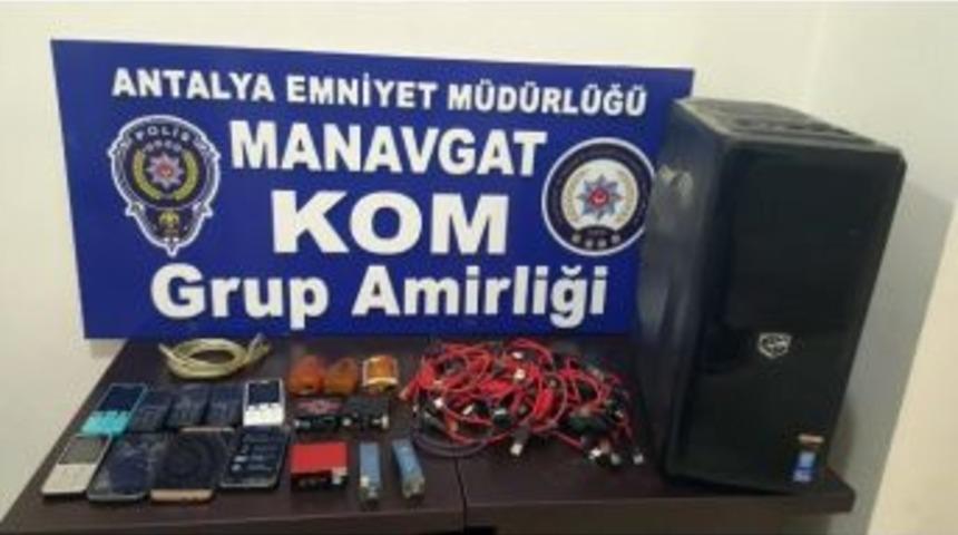 Manavgat Kom&rsquo;dan Ka&ccedil;ak Telefon Baskını