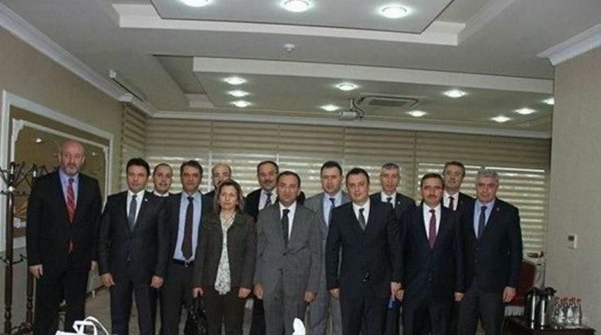 İ&ccedil; Nadolu B&ouml;lgesi Baro Başkanları Adalet Bakanı Bekir Bozdağ&rsquo;ı Makamında Ziyaret Etti