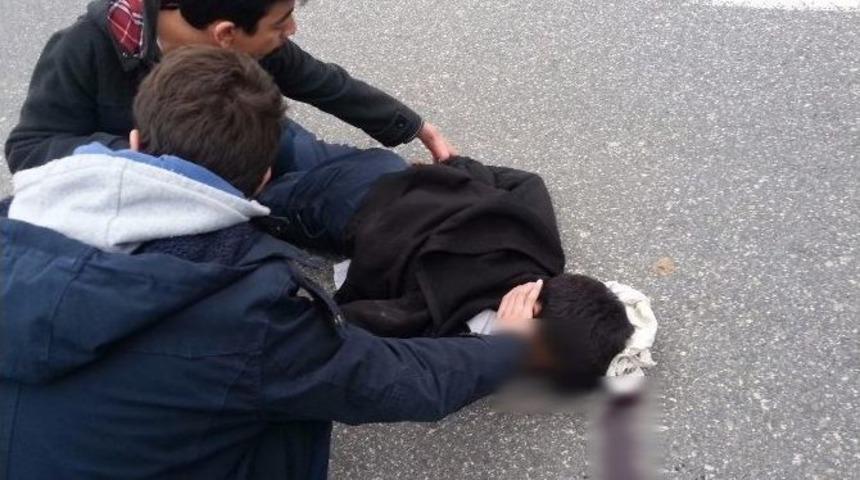 Hafif Ticari Aracın &Ccedil;arptığı Şahıs Yoğun Bakıma Kaldırıldı