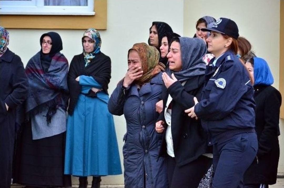 Şehit Polis, Baba Ocağına Helallik İ&ccedil;in Son Kez Getirildi