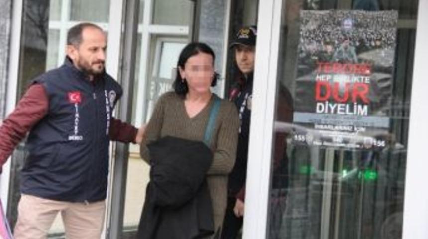M&uuml;şterisini Vuran Travesti Adliyeye Sevk Edildi