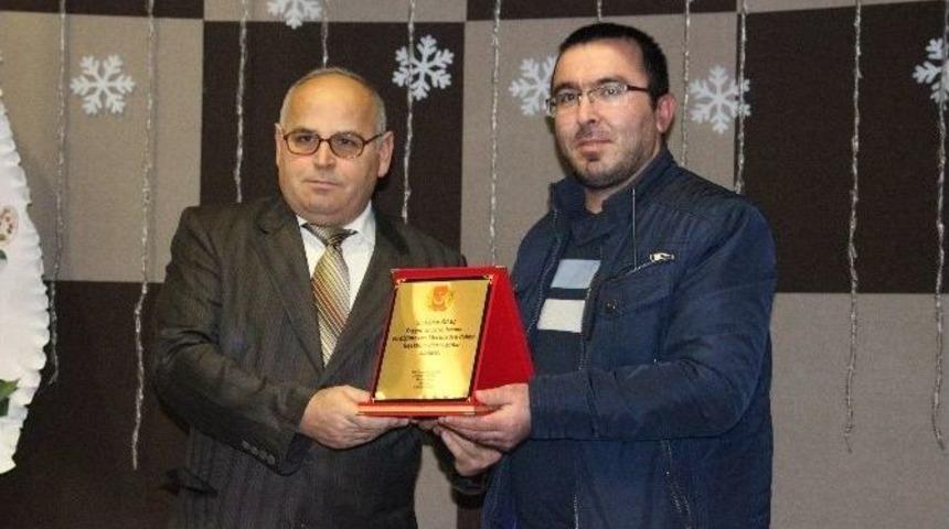 Kdz. Ereğli İha Muhabirine Teşekk&uuml;r Plaketi