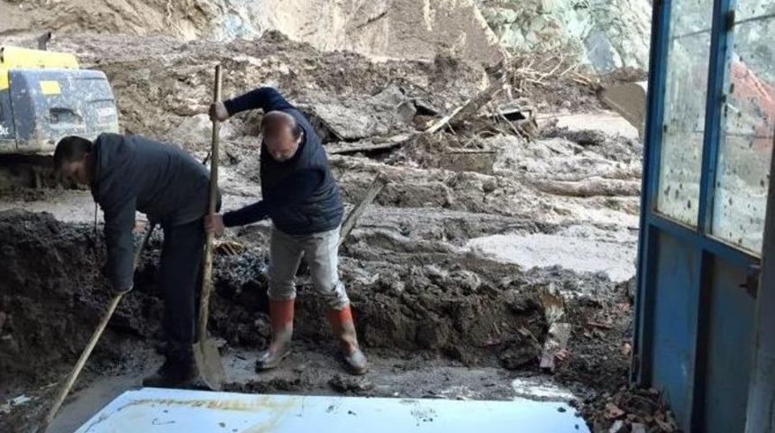 İnebolu&rsquo;da Heyelanın Yaraları Sarılmaya &Ccedil;alışılıyor