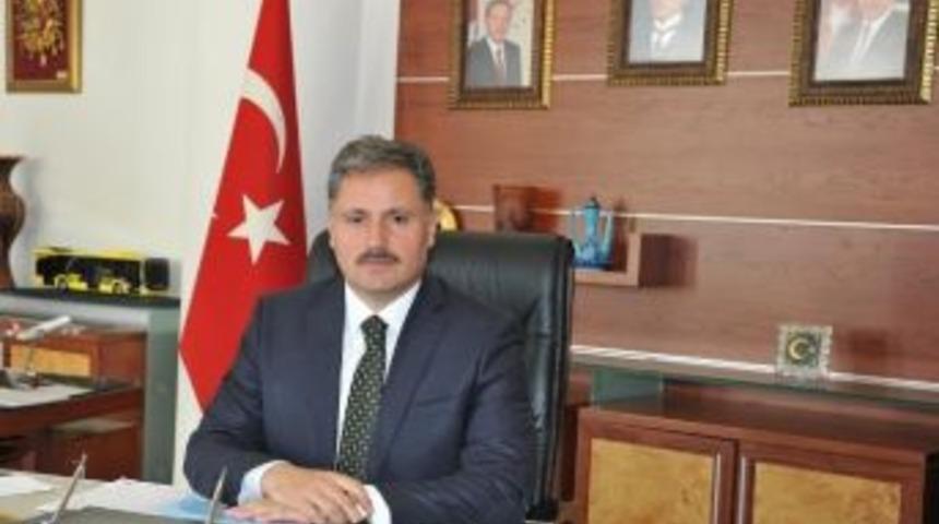 Başkan &Ccedil;akır, Fendoğlu Ve &Ouml;zal&rsquo;ı Andı