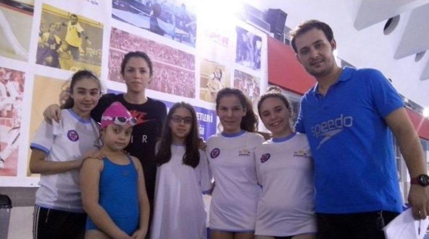 Karab&uuml;kl&uuml; Y&uuml;z&uuml;c&uuml;ler Yarı Finale Kaldı