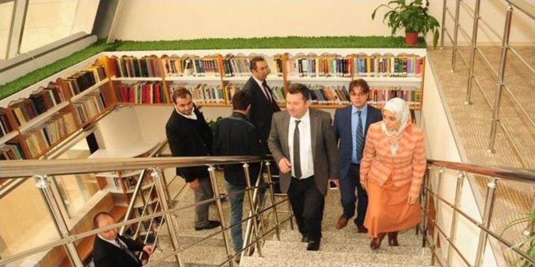 Erzurum Milletvekili Zehra Taşkesenlioğlu&rsquo;ndan Et&uuml; K&uuml;t&uuml;phanesine Ziyaret