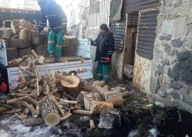 Büyükşehir’den Yakacak Yardımı