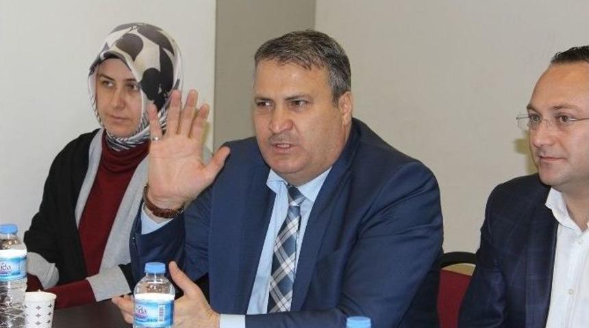 Başkan &Ccedil;er&ccedil;i&rsquo;den İstifa Eden Meclis &Uuml;yelerine Tepki