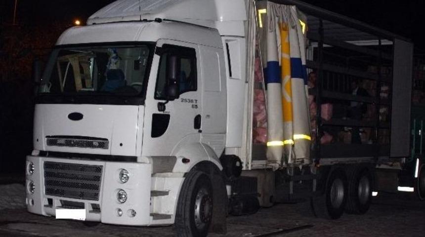 Elazığ Polisinden Kargo Aracına Ka&ccedil;ak Sigara Baskını