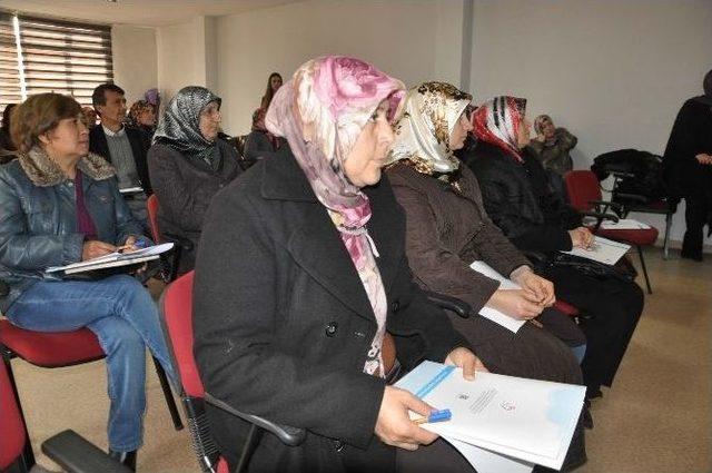 124 Koruyucu Aileye İletişim Semineri