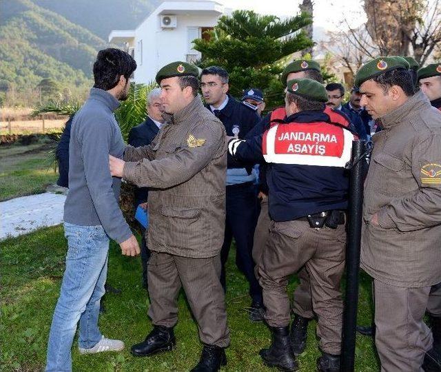 Adrasan’da Kaçak İşletmelere Yıkım