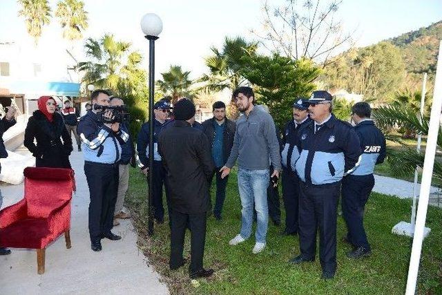 Adrasan’da Kaçak İşletmelere Yıkım