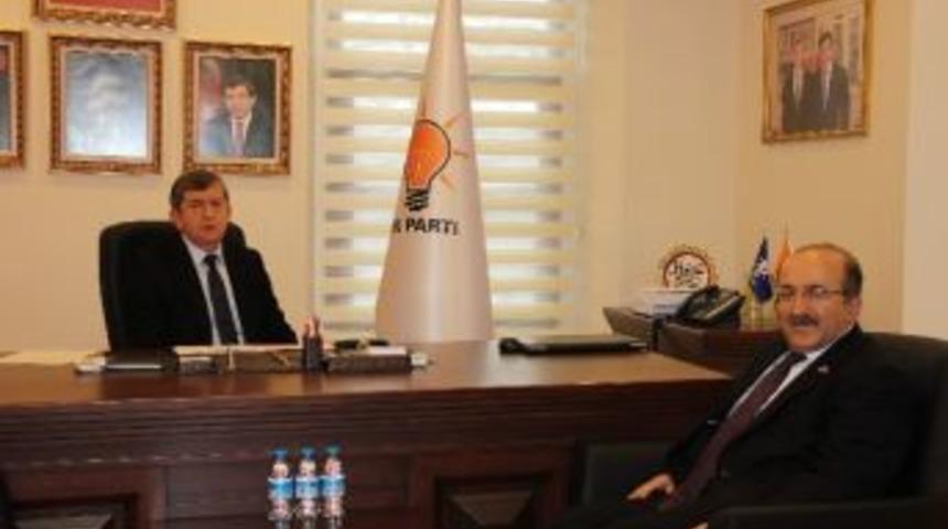 Başkan G&uuml;mr&uuml;k&ccedil;&uuml;oğlu, Ak Parti İl Başkanı Revi&rsquo;yi Ziyaret Etti