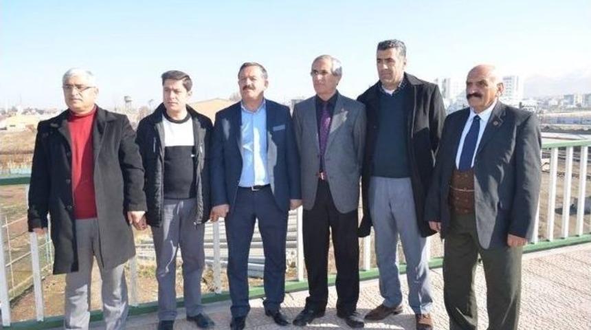 Yeşiltepeli Muhtarlar Tren Raylarının Kaldırılmasını İstiyor