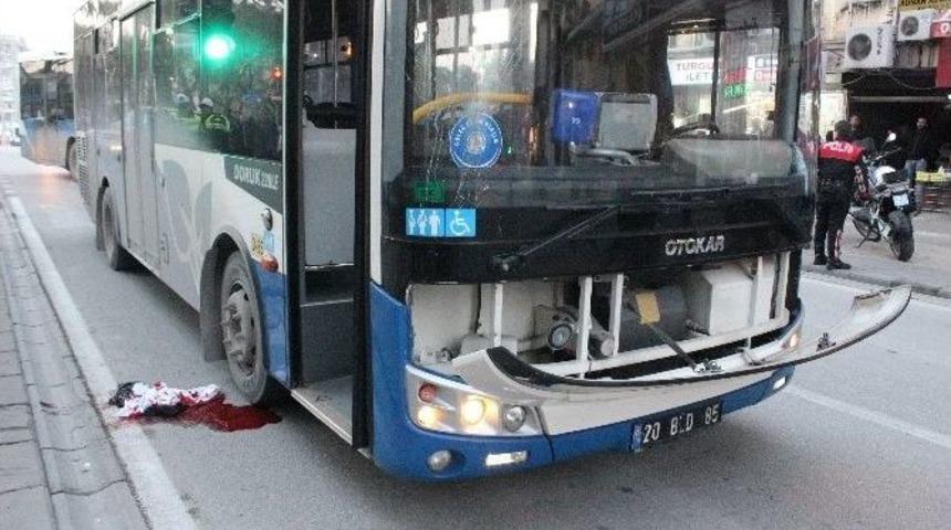 Otob&uuml;s&uuml;n &Ccedil;arptığı Yaya Ağır Yaralandı