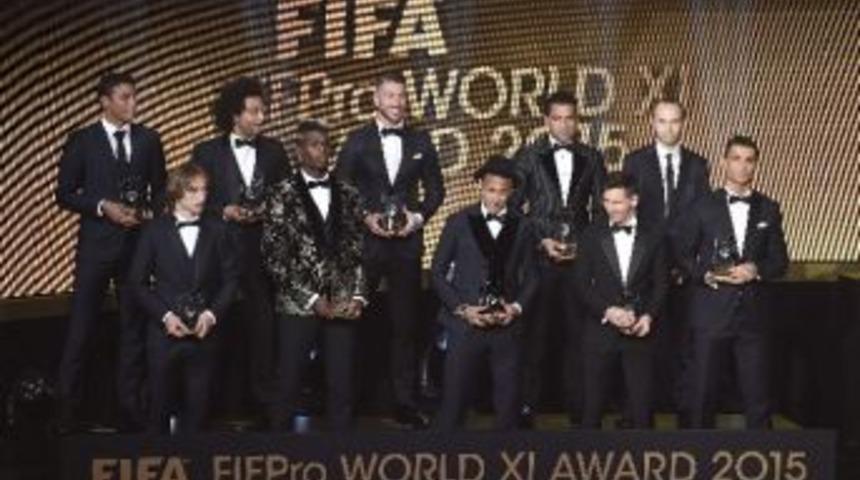 Yılın 11&rsquo;ine &Ouml;d&uuml;l&uuml;n&uuml; Eto&rsquo;o Verdi