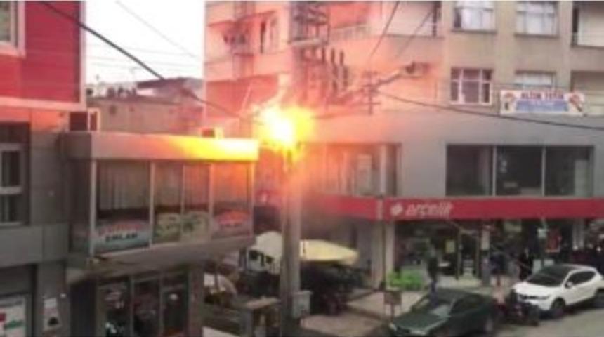 Aşırı Y&uuml;klenen Elektrik Trafosu Patladı