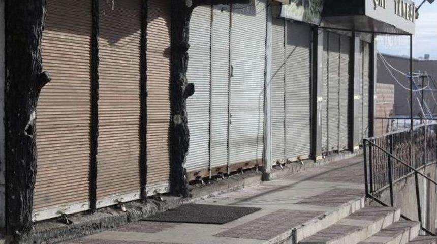 Başkale&rsquo;de Kepenkler A&ccedil;ılmadı