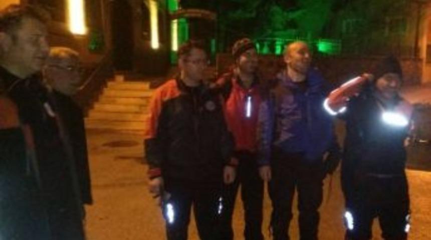 Uludağ&rsquo;da Kaybolan İki Kişiye Sekiz Saat Sonra Ulaşıldı